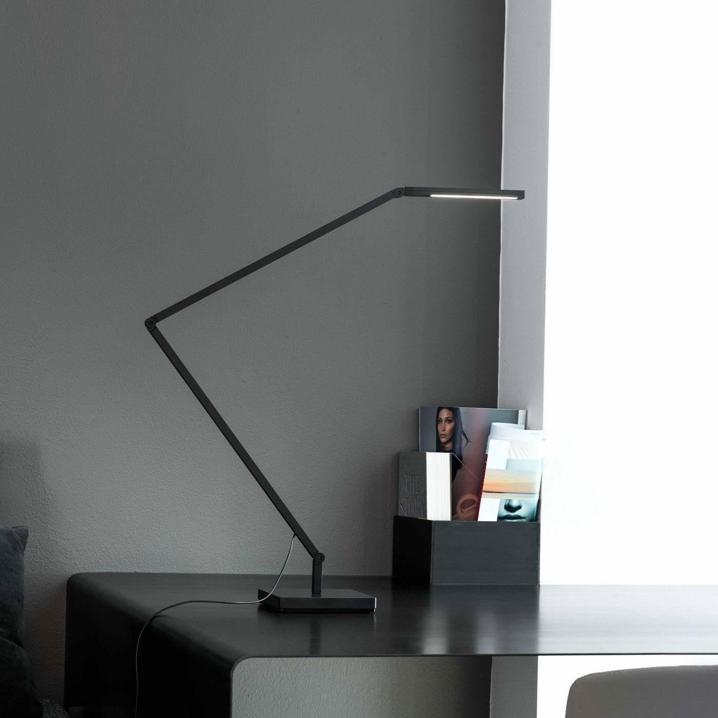 UNTITLED TABLE LINEAR Tischleuchte